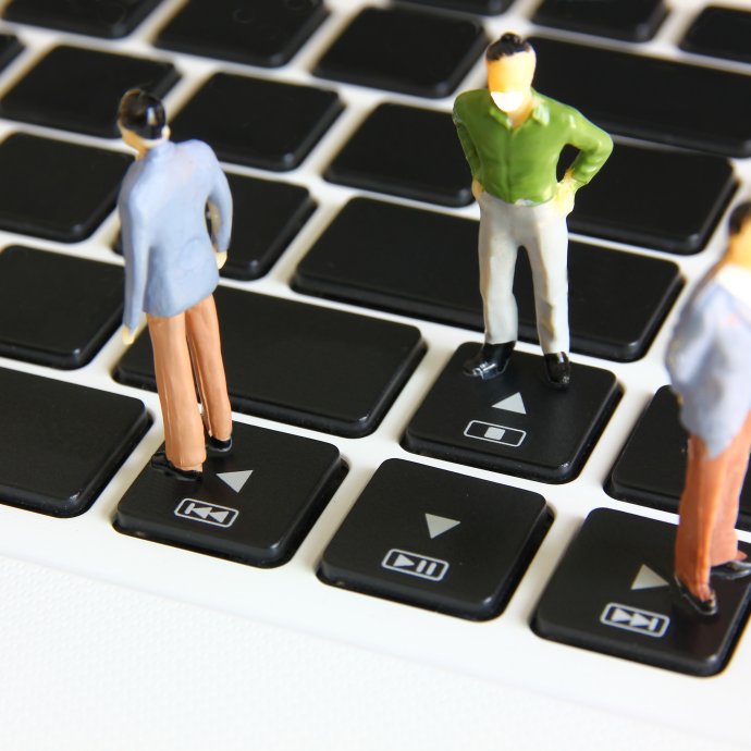 Job Offer: Entscheiden nicht zaudern shutterstock_1734487847.jpg